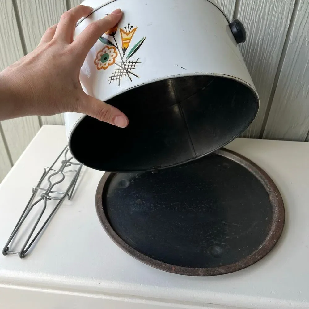 VTG 50s Enamel Cake Carrier Floral Mid Century Kitchen Decor Kitsch Mod